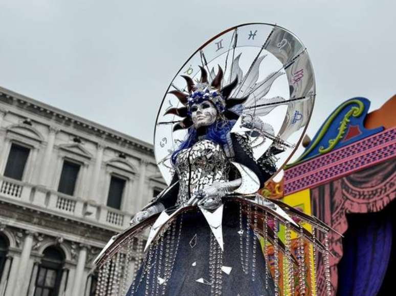 Máscara de Veneza foi escolhida neste segunda