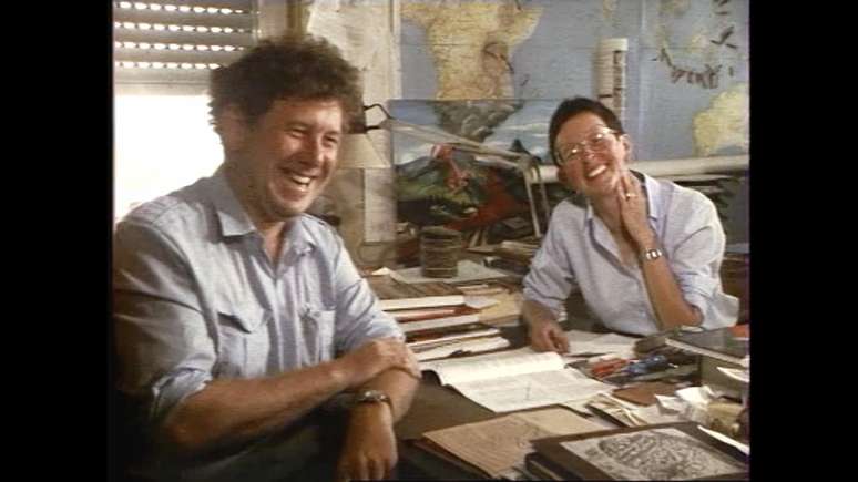 Imagens de arquivo s&atilde;o mostradas no document&aacute;rio "Fire of Love"