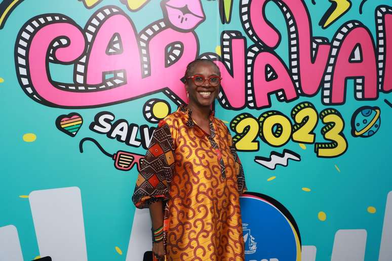Abena Abusia, embaixadora de Gana, curte o carnaval de Salvador (BA), nesta segunda-feira, 20