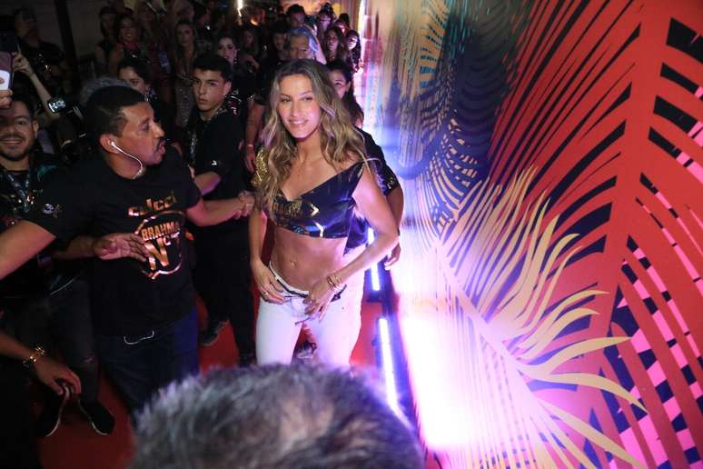 Gisele B&uuml;ndchen curte carnaval no Rio de Janeiro 