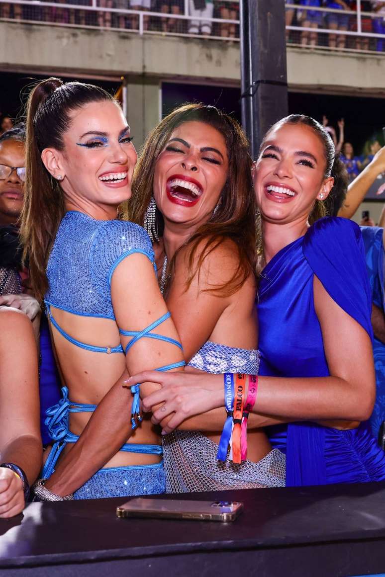 Camila Queiroz, Juliana Paes e Bruna Marquezine 