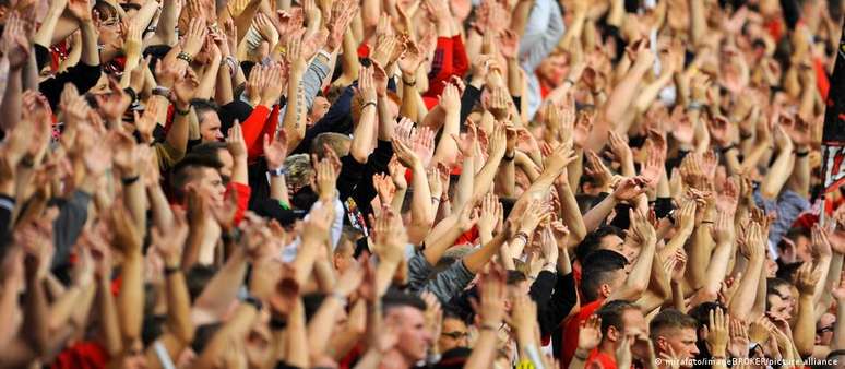 Bayer joins the project against sexual violence in stadiums