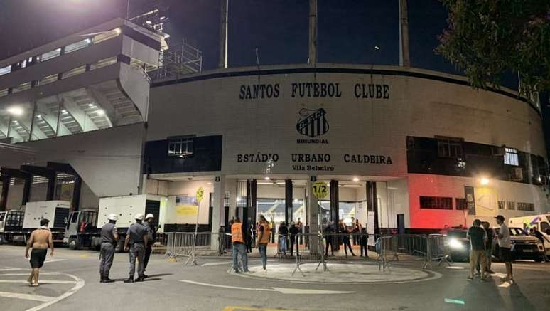 Torcida Do Santos Esgota Ingressos Para Clássico Contra O Corinthians