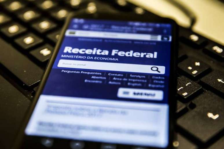 Faixa de isenção do Imposto de Renda vai subir para R$ 2,6 mil