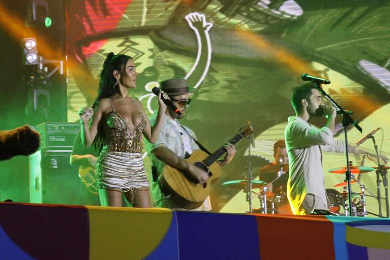 Melim se apresenta pela primeira no carnaval do Recife no palco Marco Zero 