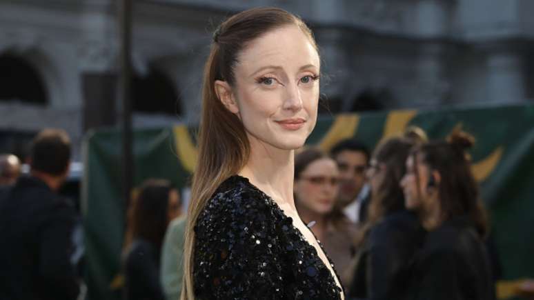 Andrea Riseborough quebra o silêncio e fala sobre sua polêmica indicação ao Oscar