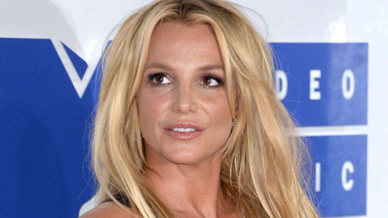 Em novo vídeo, Britney Spears faz pedido a fãs: "Não chamem a polícia"