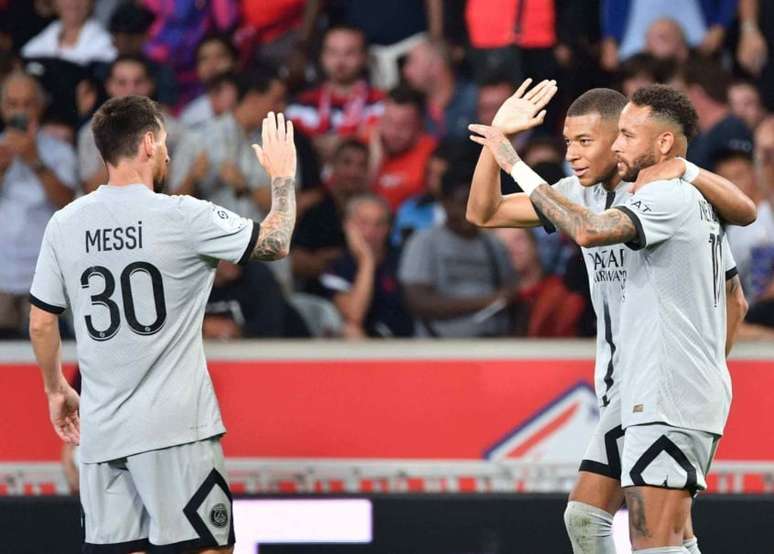 Ruud Gullit comentou sobre a relação do PSG com seus astros (Foto: DENIS CHARLET / AFP)