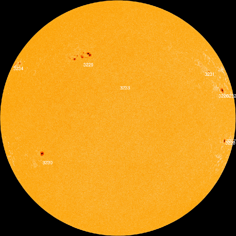 Sunspot AR3234 makes Class M solar flares;  On the other hand, spot 3229 is moving towards the central region of the upper side (Photo: Reproduction/SDO/HMI)