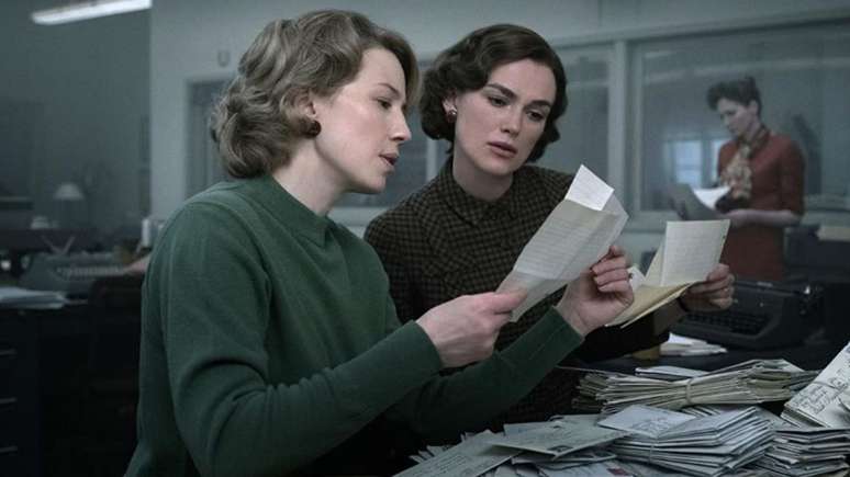 Keira Knightley investiga serial killer em trailer de Boston Strangler; assista