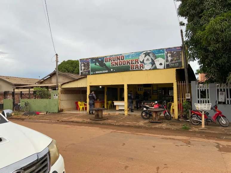 Dupla perde jogo de sinuca em bar, volta armada e mata 7 em MT