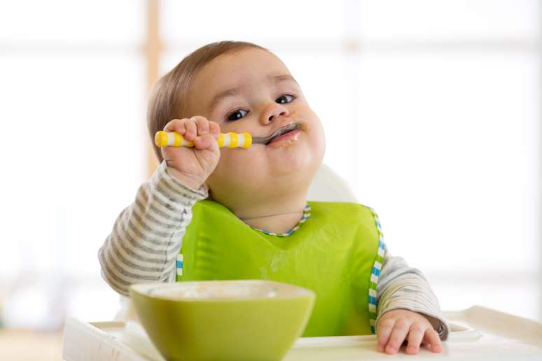 Alimentação complementar ajuda a suprir as necessidades nutricionais das crianças