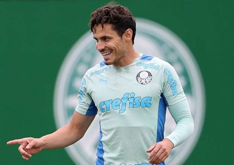 'Garçom' do Palmeiras na temporada, Raphael Veiga comemora boa fase: 'Me preparei para isso'