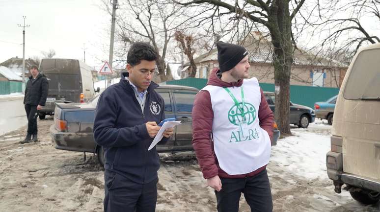 Rodrigo Mota em Sloviansk, Donetsk, durante missão para distribuição de alimentos