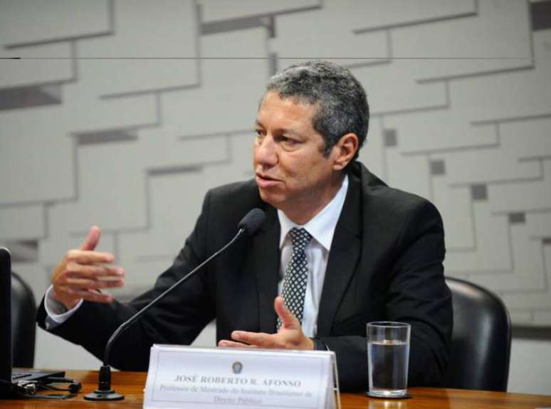 Jos&eacute; Roberto Afonso diz que o Banco Central e o Tesouro Nacional podem at&eacute; ser geridos de forma aut&ocirc;nomas entre si, mas suas pol&iacute;ticas s&atilde;o completamente interdependentes da pol&iacute;tica econ&ocirc;mica