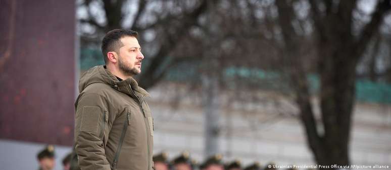 Zelenski homenageou soldados em uma cerimônia em Kiev