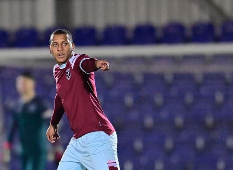 Luizão tem jogado pelo sub-20 do West Ham, mas pode estrear no profissional (Foto: Divulgação/West Ham)