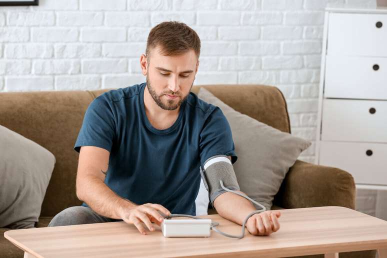 Resist&ecirc;ncia dos homens em ir ao m&eacute;dico &eacute; um fator de risco para o tratamento de press&atilde;o alta 