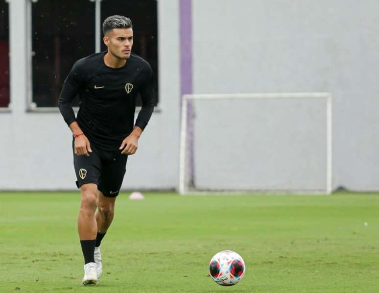 Fausto Vera detalha adaptação ao Brasil e revela objetivos no Corinthians
