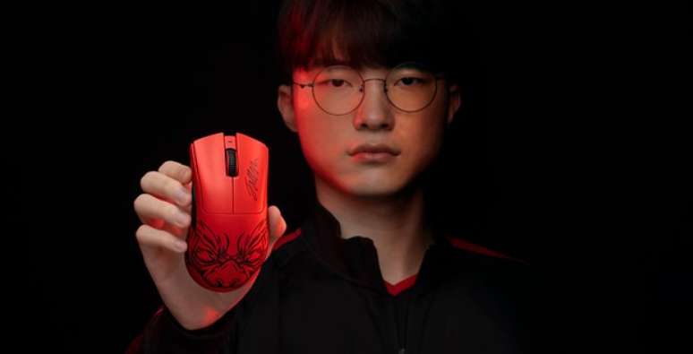 DeathAdder V3 ganha edição temática do pro player Faker