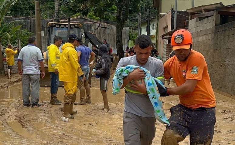 Chuva causa tragédia no litoral norte de São Paulo