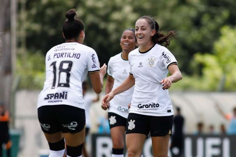 Futebol Feminino do COTP estreia com goleada no Campeonato