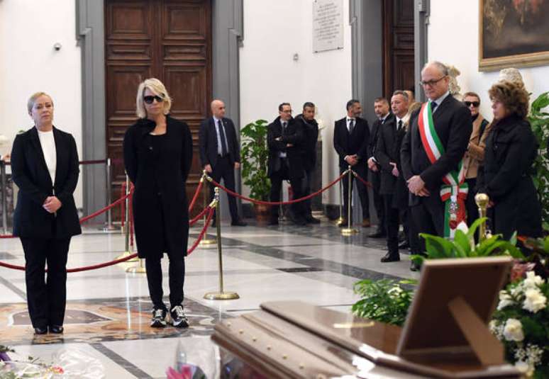 Meloni e Gualtieri participaram dos primeiros momentos do funeral