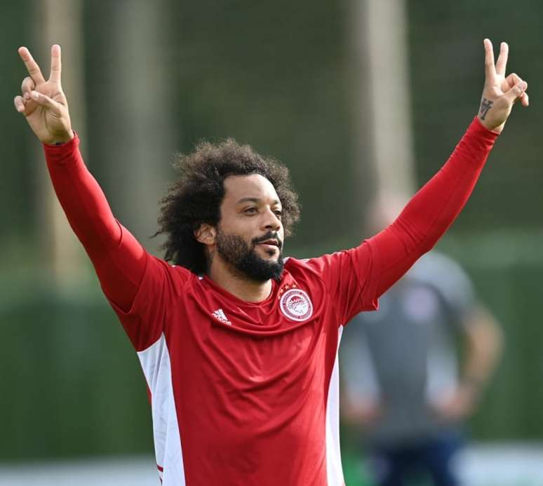 Marcelo ficou menos de seis meses no Olympiacos, da Grécia (Foto: Divulgação / Olympiacos)