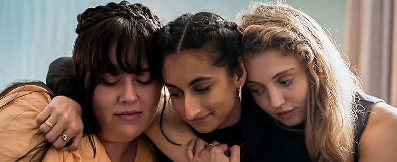The trio of friends try to survive the Red Rose (Image: Playback/Netflix)