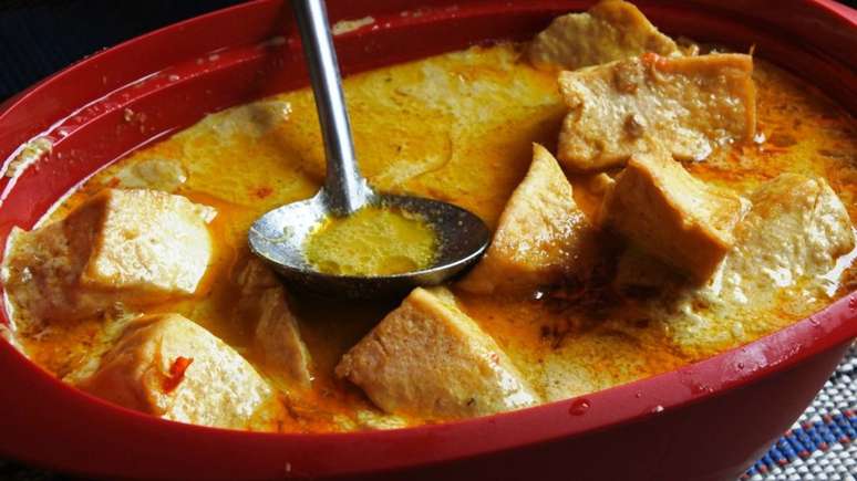 Tofu with coconut sauce