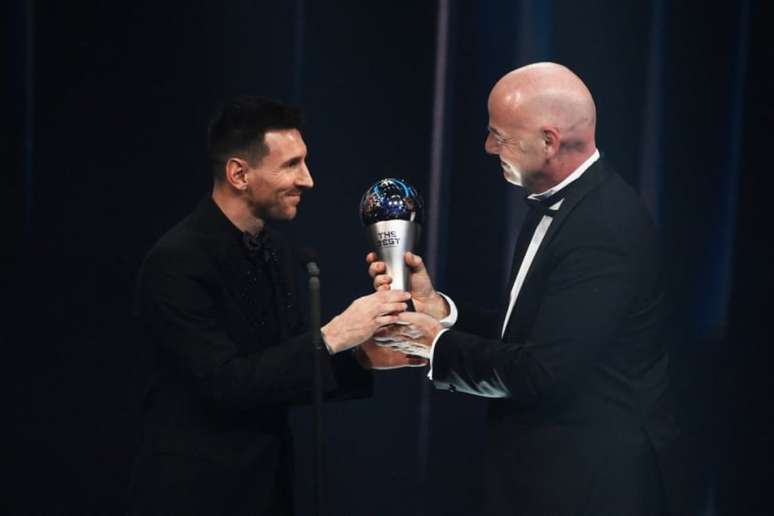 Mbappé desbanca Messi e é eleito melhor do mundo pela Globe Soccer
