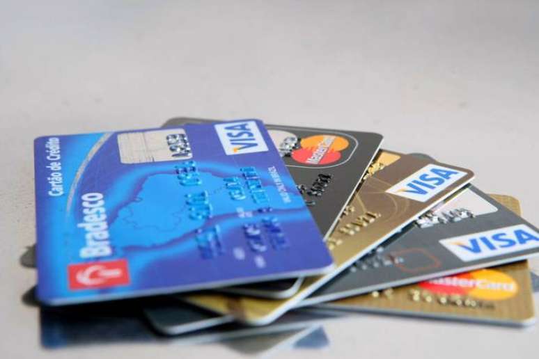 Revolving credit card interest increases in January and already reaches 411% per annum