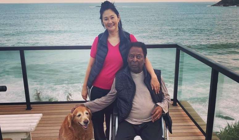 Pele’s widow describes her last moments with the king and reveals how she coped with cancer treatment
