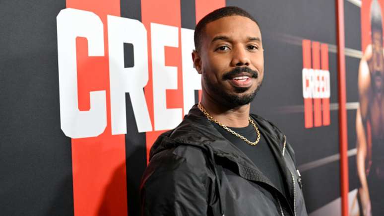 No tapete vermelho, Michael B. Jordan reencontra repórter que fez bullying com ele na escola