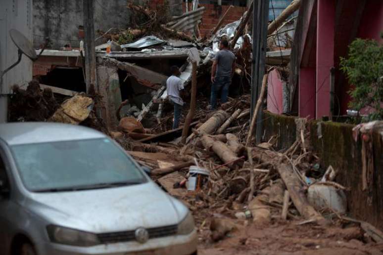 Vista dos estragos causados pelas chuvas e deslizamento Vila Sahy em São Sebastião