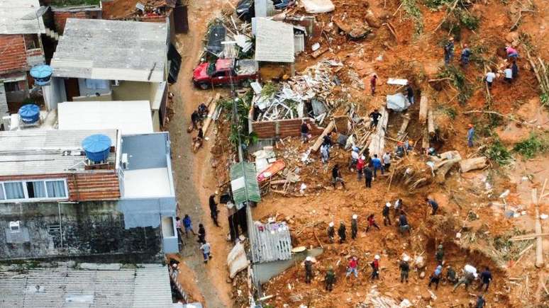 Nova linha Rio-SP: visual de mar e serra, celular pega e avião