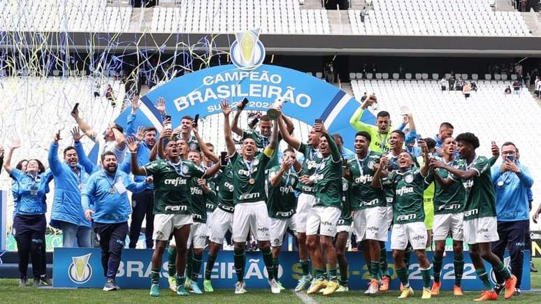 Corinthians bate Atlético-PR e é campeão do Brasileiro Sub-20 