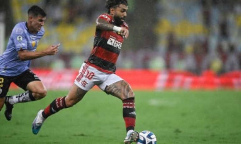 Independiente lança camisa em homenagem aos títulos sobre o Flamengo no  Maracanã – LANCE!