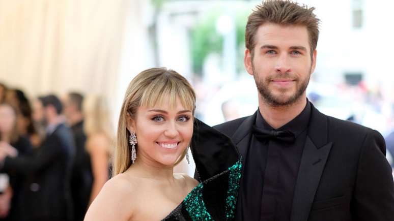 Liam Hemsworth, ex de Miley Cyrus, está processando cantora por sucesso de 'Flowers'