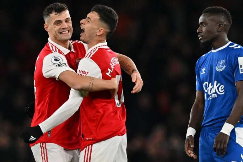 City goleia Arsenal em jogo de um time só