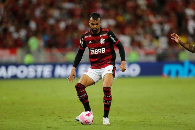 Fabrício Bruno lamenta falta de agressividade do Flamengo em entrevista pós-jogo.