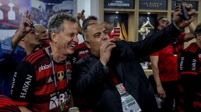 Torcedores do Flamengo cobram Landim sobre trabalho de Marcos Braz: É intocável?