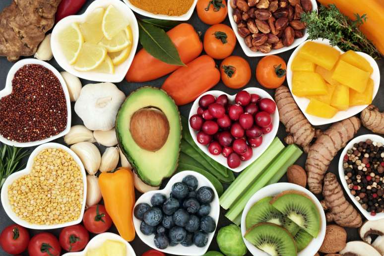 Alimentos antioxidantes previnem o envelhecimento precoce 