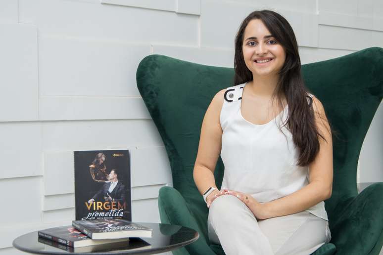Jéssica Macedo: primeiro livro aos 14, editora própria aos 20 e incentivo a outras escritoras