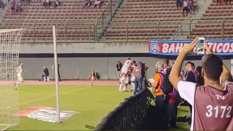 Bahia comemorando o quarto gol (Foto: Reprodução/Twitter oficial do Bahia)