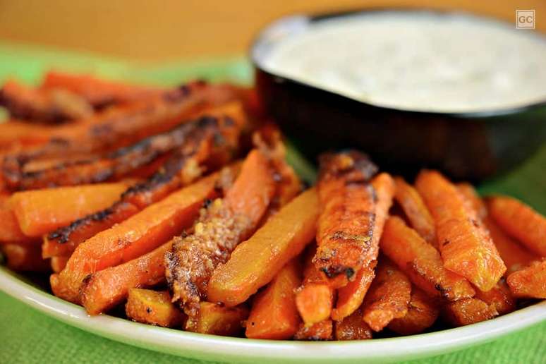 palitos de cenoura é um exemplo de alimentos alaranjados