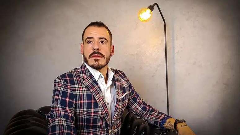 O coach de masculinidade Thiago Schutz