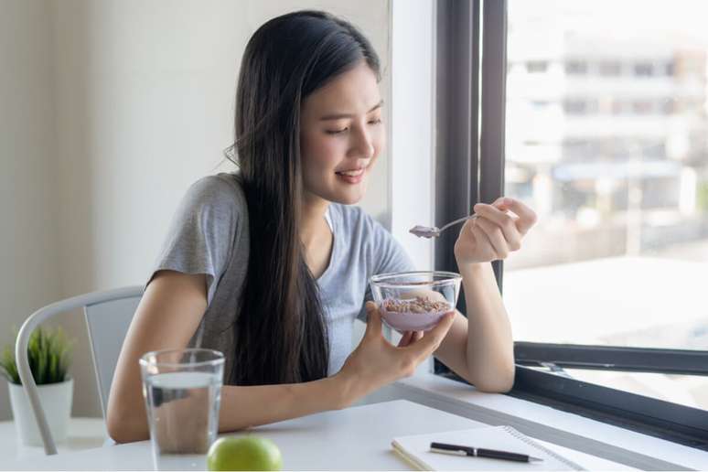 Linha&ccedil;a pode ser consumida com iogurte e vitaminas 
