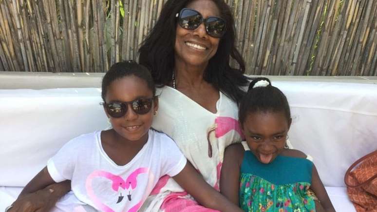 Filha de Gl&oacute;ria Maria faz homenagem ap&oacute;s 1 m&ecirc;s sem a m&atilde;e: "Saudades eternas"