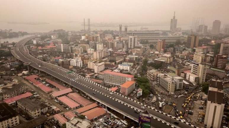 A cidade de Lagos, que deixou de ser a capital nigeriana nos anos 1990, &eacute; o maior centro econ&ocirc;mico do pa&iacute;s